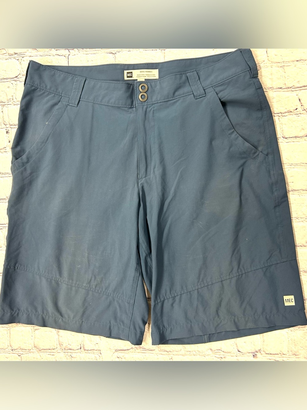 MEC men’s size 38 navy shorts